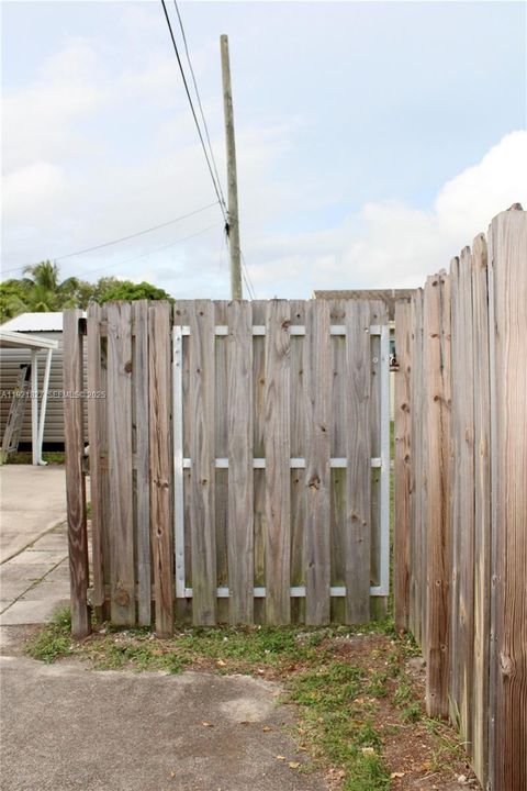 待售: $440,000 (3 贝兹, 2 浴室, 1100 平方英尺)