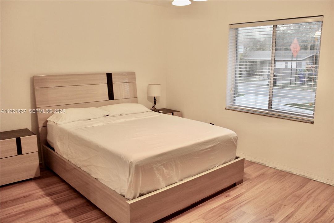 待售: $440,000 (3 贝兹, 2 浴室, 1100 平方英尺)