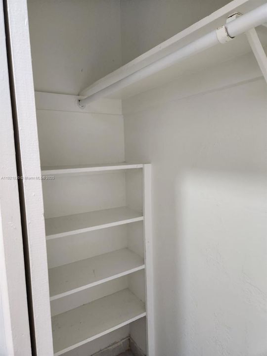 For Rent: $1,995 (2 beds, 1 baths, 750 Square Feet)