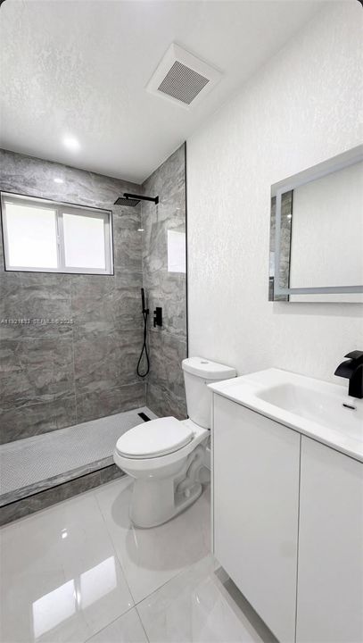 待售: $585,000 (4 贝兹, 2 浴室, 0 平方英尺)