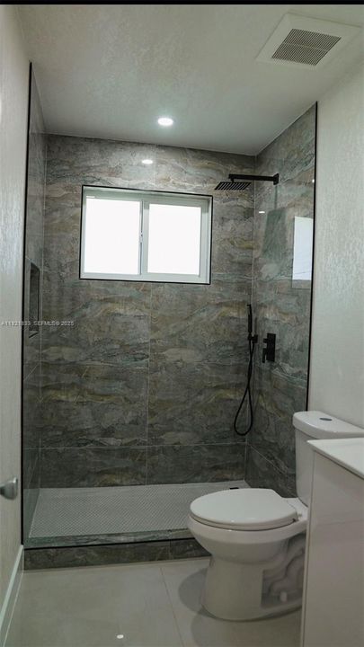 待售: $585,000 (4 贝兹, 2 浴室, 0 平方英尺)