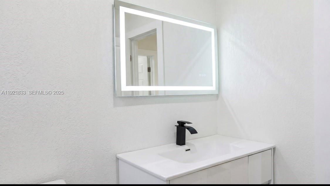 待售: $585,000 (4 贝兹, 2 浴室, 0 平方英尺)