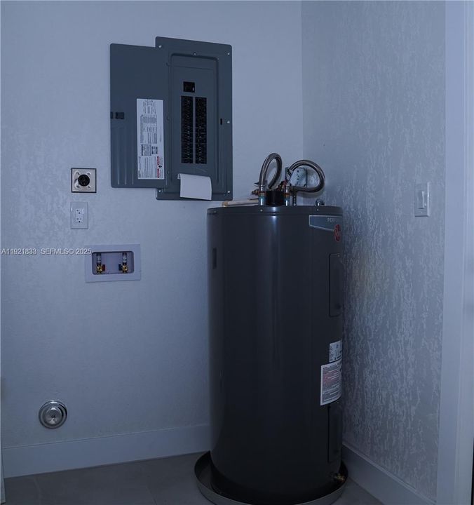 待售: $585,000 (4 贝兹, 2 浴室, 0 平方英尺)