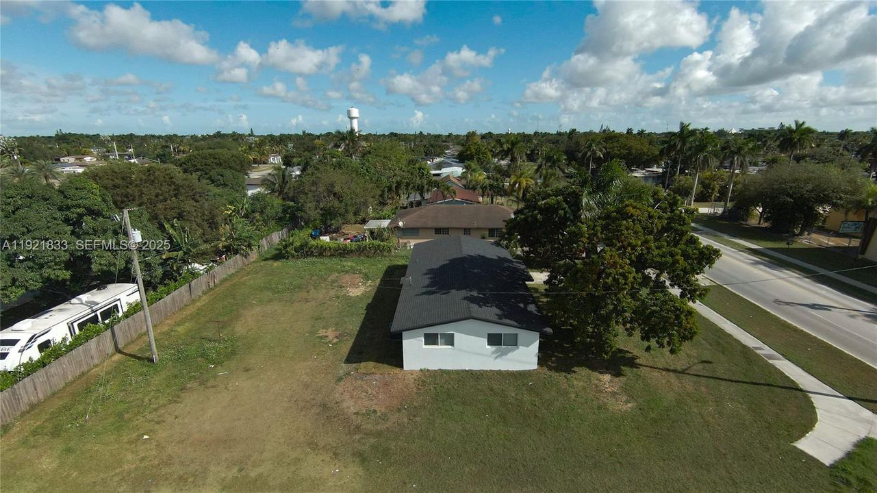 待售: $585,000 (4 贝兹, 2 浴室, 0 平方英尺)