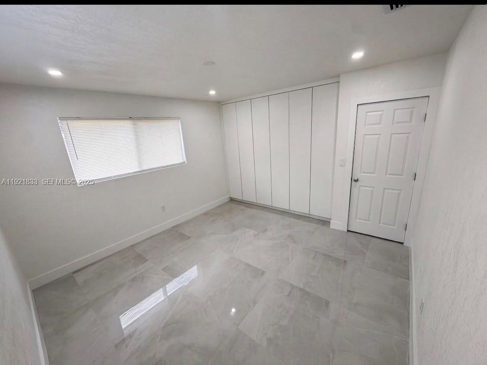 待售: $585,000 (4 贝兹, 2 浴室, 0 平方英尺)