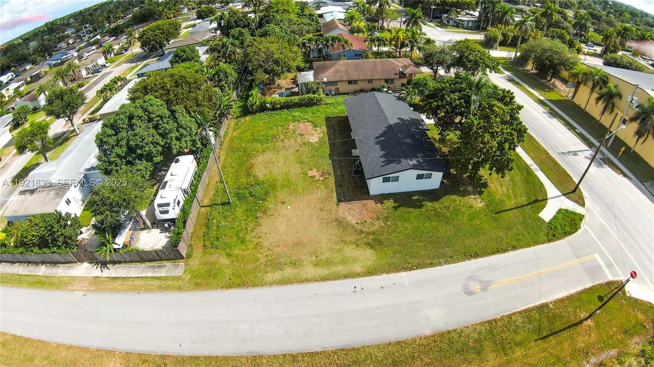 待售: $585,000 (4 贝兹, 2 浴室, 0 平方英尺)