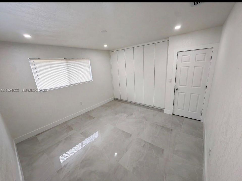 待售: $585,000 (4 贝兹, 2 浴室, 0 平方英尺)