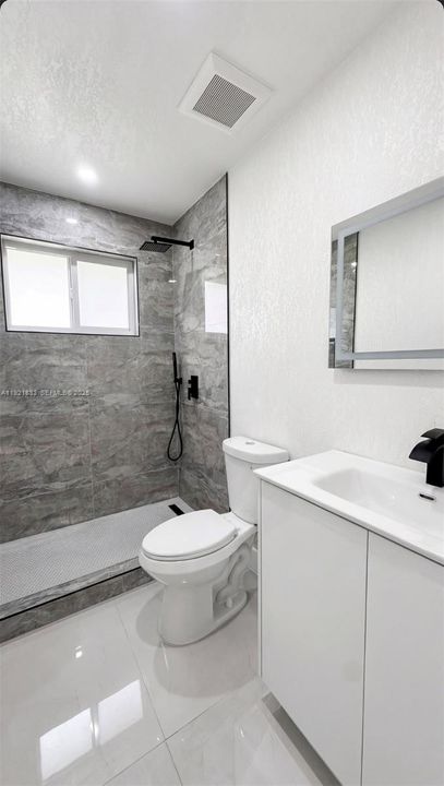 待售: $585,000 (4 贝兹, 2 浴室, 0 平方英尺)