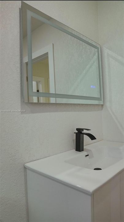 待售: $585,000 (4 贝兹, 2 浴室, 0 平方英尺)