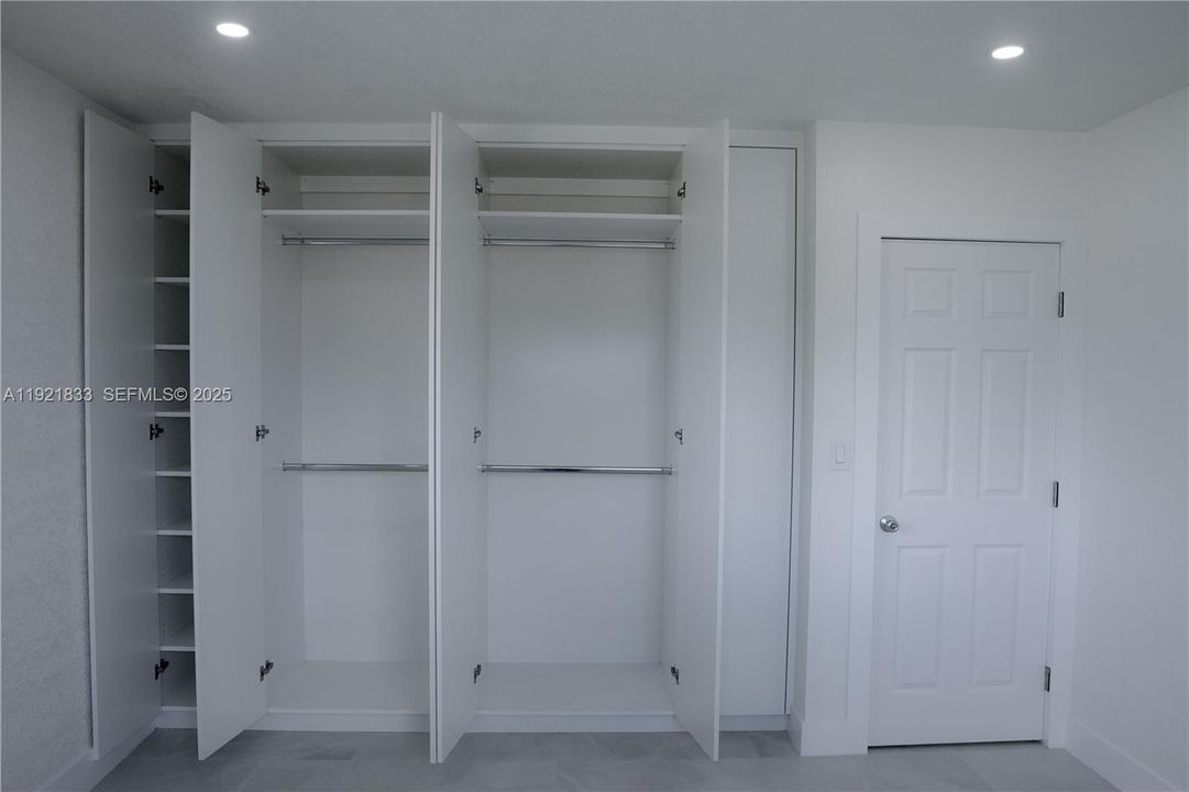 待售: $585,000 (4 贝兹, 2 浴室, 0 平方英尺)