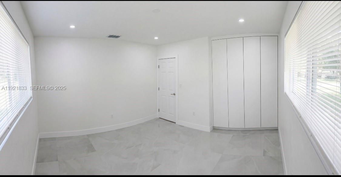 待售: $585,000 (4 贝兹, 2 浴室, 0 平方英尺)