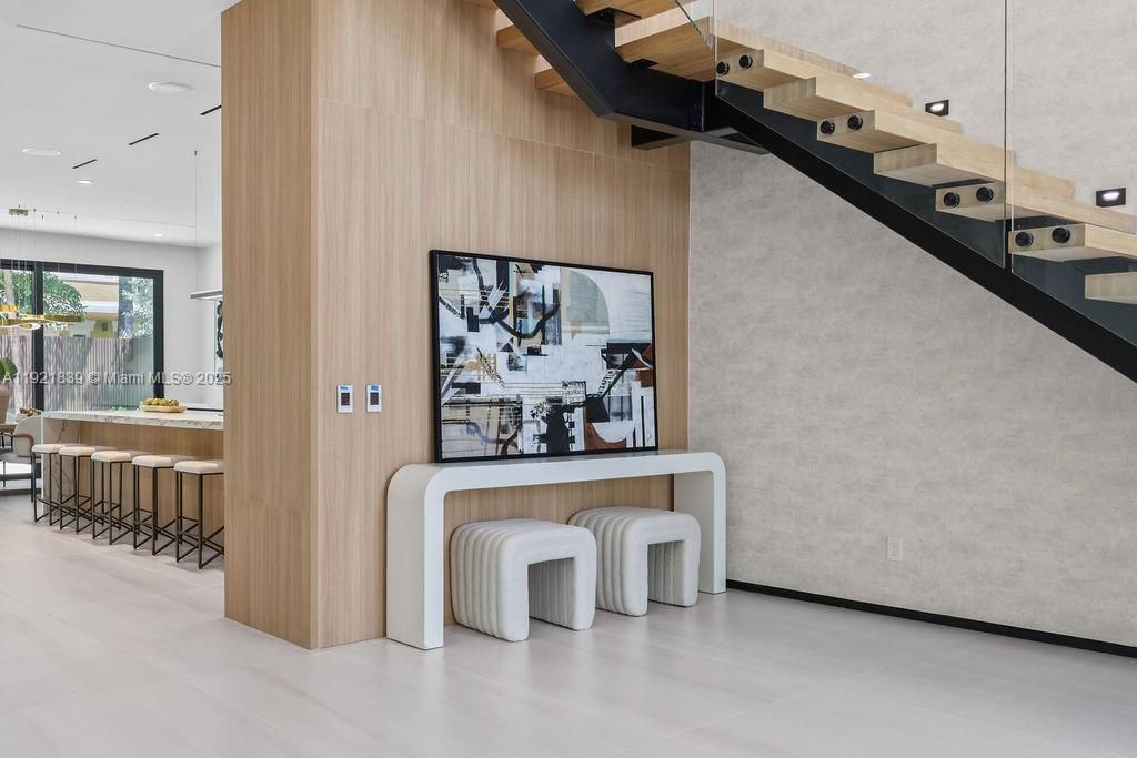 For Sale: $3,195,000 (4 beds, 4 baths, 3804 Square Feet)