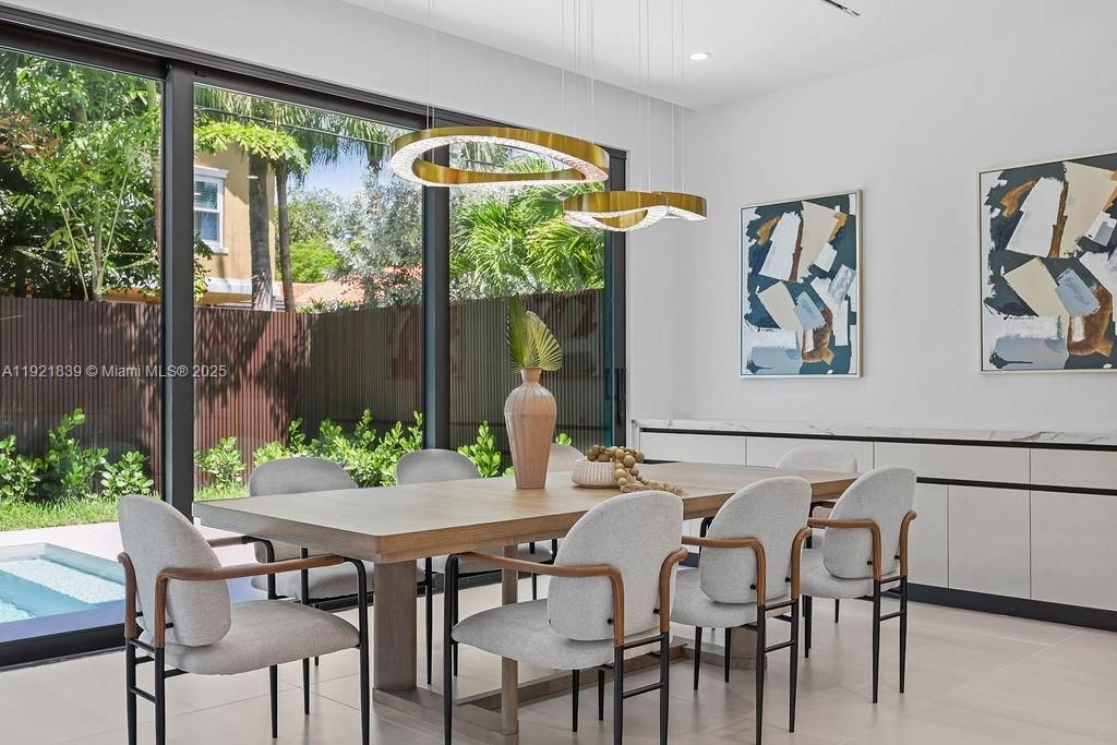 For Sale: $3,195,000 (4 beds, 4 baths, 3804 Square Feet)