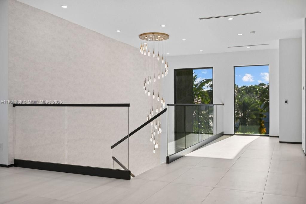 For Sale: $3,195,000 (4 beds, 4 baths, 3804 Square Feet)