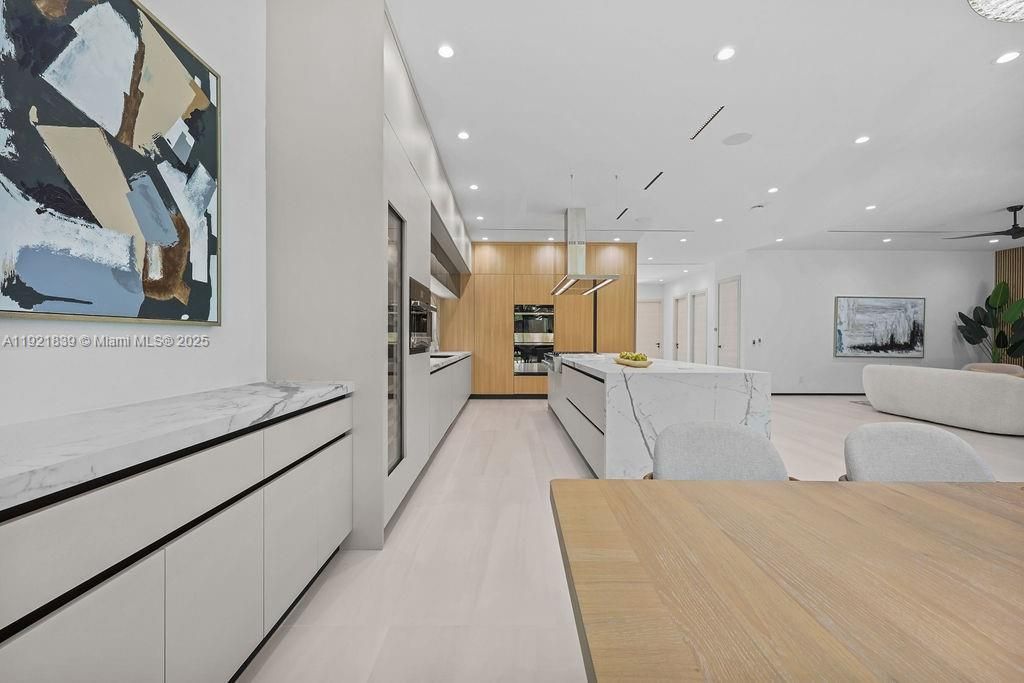 For Sale: $3,195,000 (4 beds, 4 baths, 3804 Square Feet)