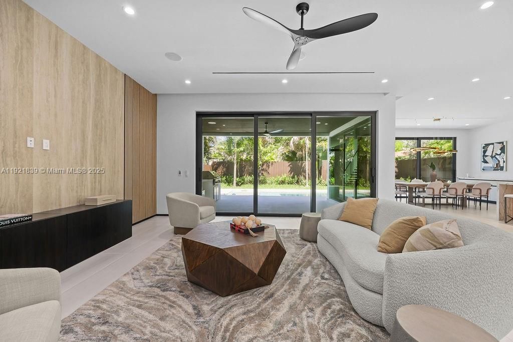 For Sale: $3,195,000 (4 beds, 4 baths, 3804 Square Feet)