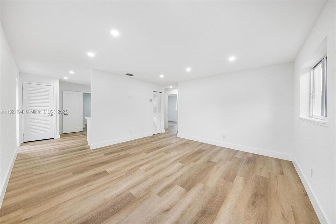 На продажу: $499,000 (3 спален, 2 ванн, 1010 Квадратных фут)