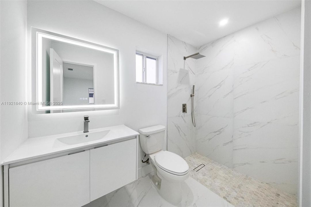 На продажу: $499,000 (3 спален, 2 ванн, 1010 Квадратных фут)