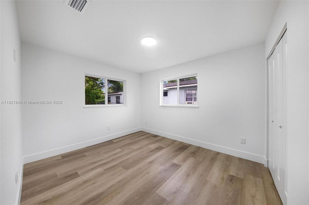 На продажу: $499,000 (3 спален, 2 ванн, 1010 Квадратных фут)