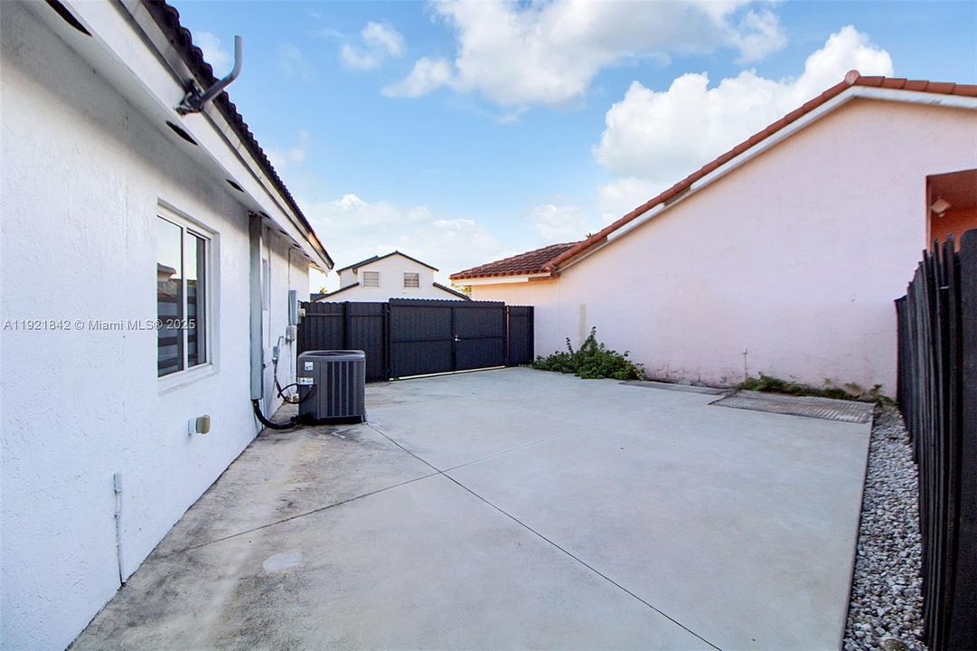 Moe than enough Room to park a Boat or an RV.