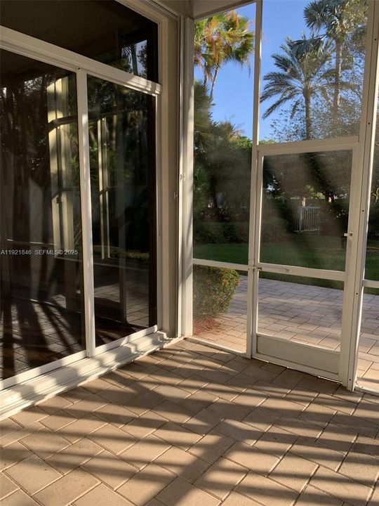 For Rent: $6,200 (3 beds, 3 baths, 2121 Square Feet)