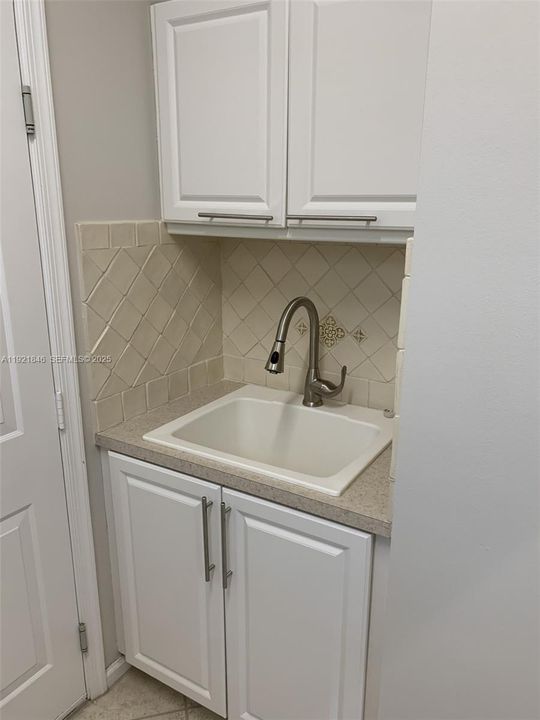 For Rent: $6,200 (3 beds, 3 baths, 2121 Square Feet)