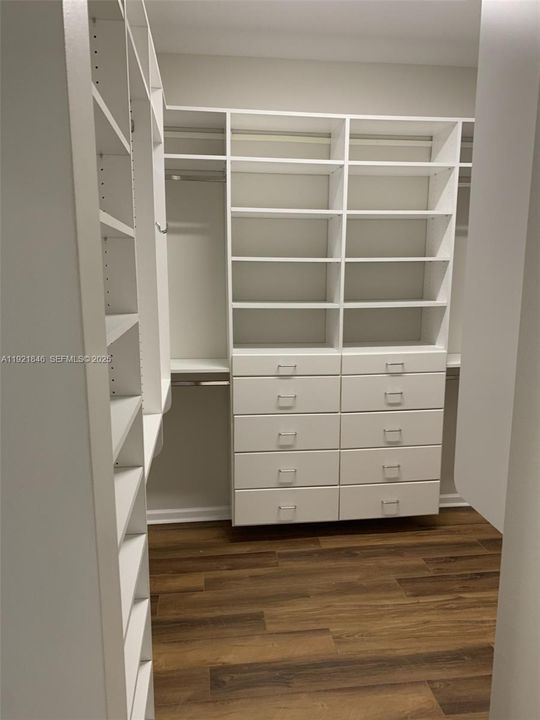 For Rent: $6,200 (3 beds, 3 baths, 2121 Square Feet)