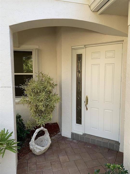 For Rent: $6,200 (3 beds, 3 baths, 2121 Square Feet)