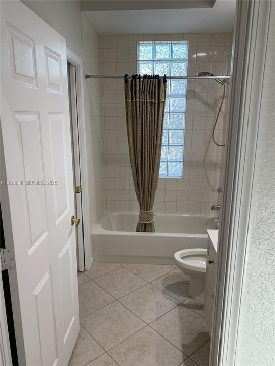 For Rent: $6,200 (3 beds, 3 baths, 2121 Square Feet)