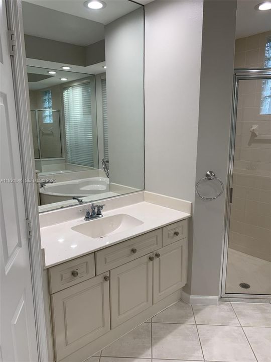 For Rent: $6,200 (3 beds, 3 baths, 2121 Square Feet)