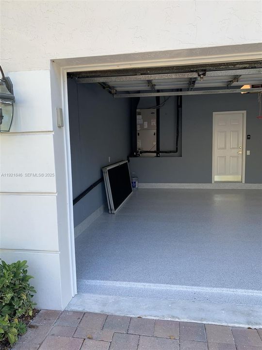 For Rent: $6,200 (3 beds, 3 baths, 2121 Square Feet)