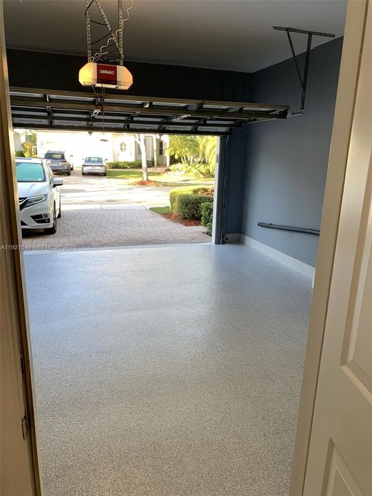 For Rent: $6,200 (3 beds, 3 baths, 2121 Square Feet)