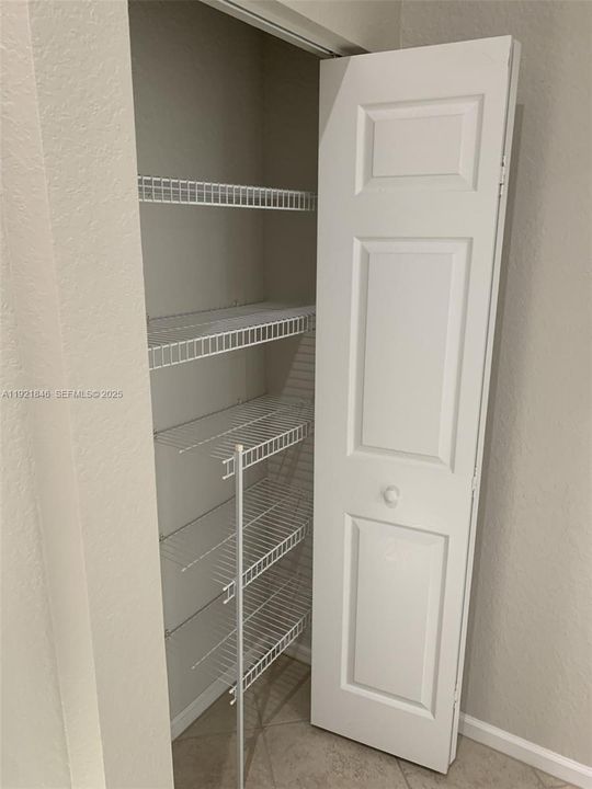 For Rent: $6,200 (3 beds, 3 baths, 2121 Square Feet)