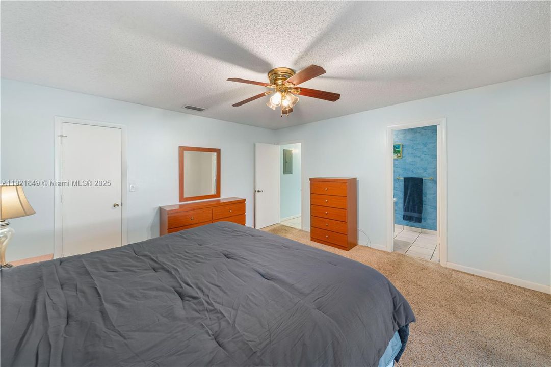 For Sale: $445,000 (2 beds, 2 baths, 1520 Square Feet)