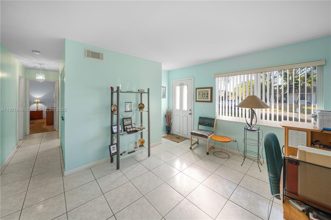 For Sale: $445,000 (2 beds, 2 baths, 1520 Square Feet)