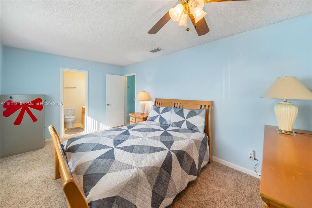 For Sale: $445,000 (2 beds, 2 baths, 1520 Square Feet)