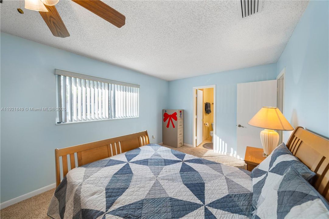 For Sale: $445,000 (2 beds, 2 baths, 1520 Square Feet)