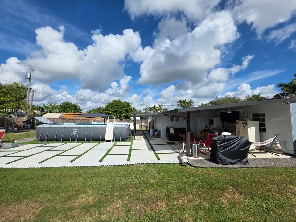 For Sale: $669,000 (4 beds, 3 baths, 1674 Square Feet)