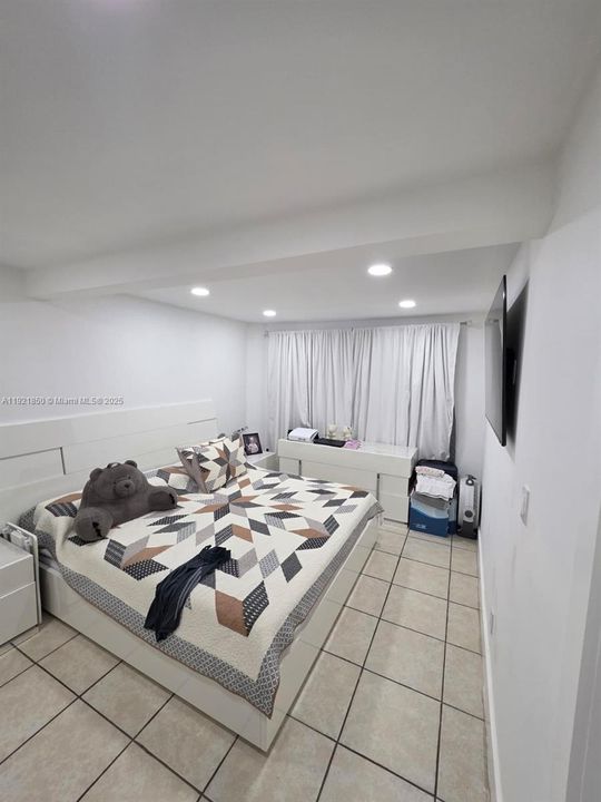 For Sale: $669,000 (4 beds, 3 baths, 1674 Square Feet)