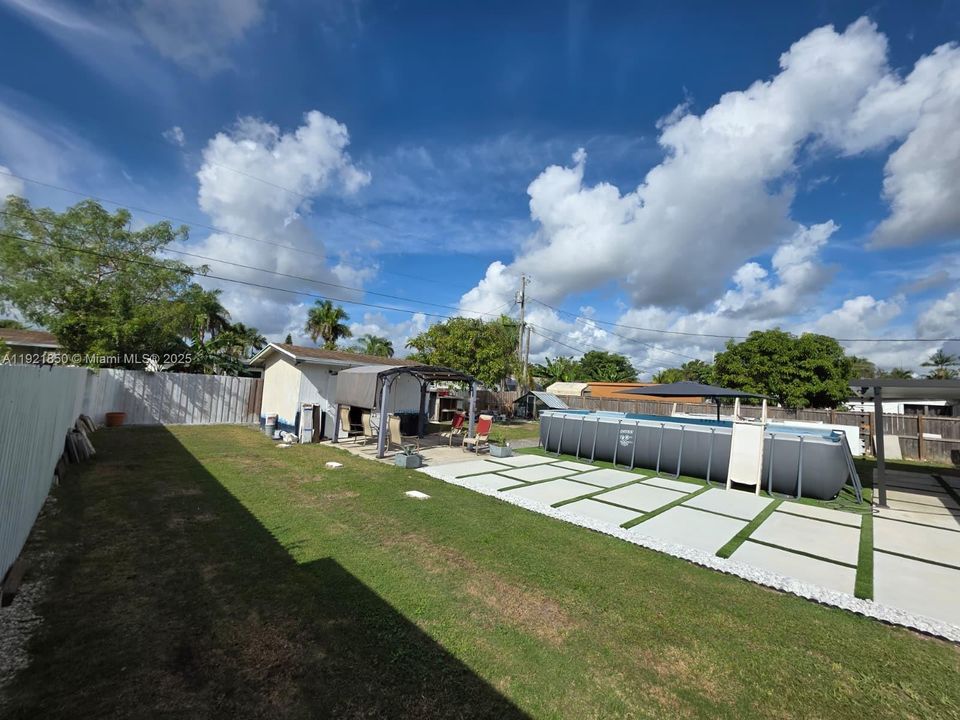 For Sale: $669,000 (4 beds, 3 baths, 1674 Square Feet)