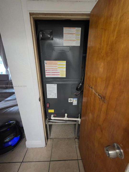 For Sale: $669,000 (4 beds, 3 baths, 1674 Square Feet)