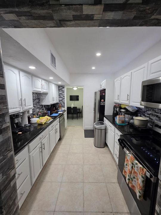 For Sale: $669,000 (4 beds, 3 baths, 1674 Square Feet)