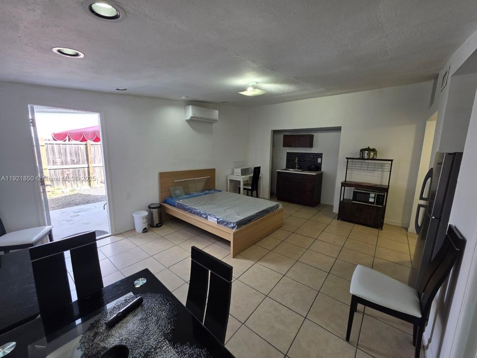 For Sale: $669,000 (4 beds, 3 baths, 1674 Square Feet)