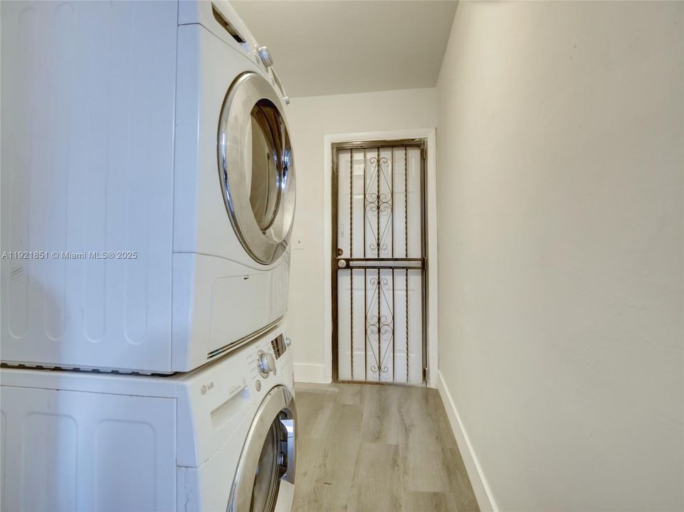 待售: $550,000 (3 贝兹, 2 浴室, 1607 平方英尺)