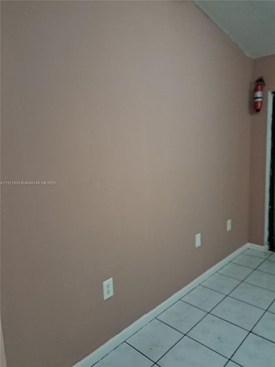 For Sale: $240,000 (3 beds, 2 baths, 964 Square Feet)