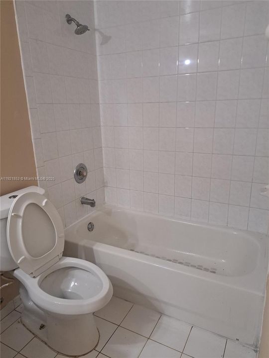 For Sale: $240,000 (3 beds, 2 baths, 964 Square Feet)