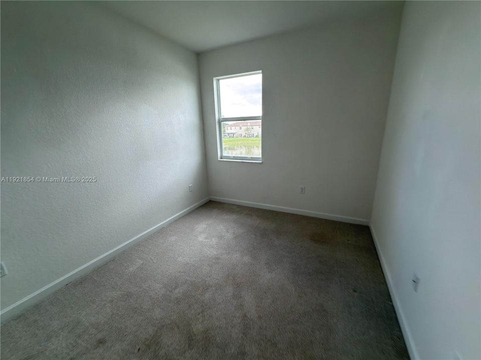 For Rent: $3,900 (4 beds, 2 baths, 1820 Square Feet)