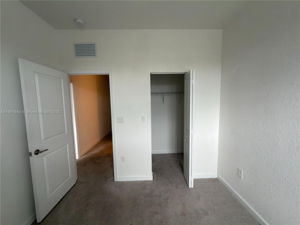 For Rent: $3,900 (4 beds, 2 baths, 1820 Square Feet)
