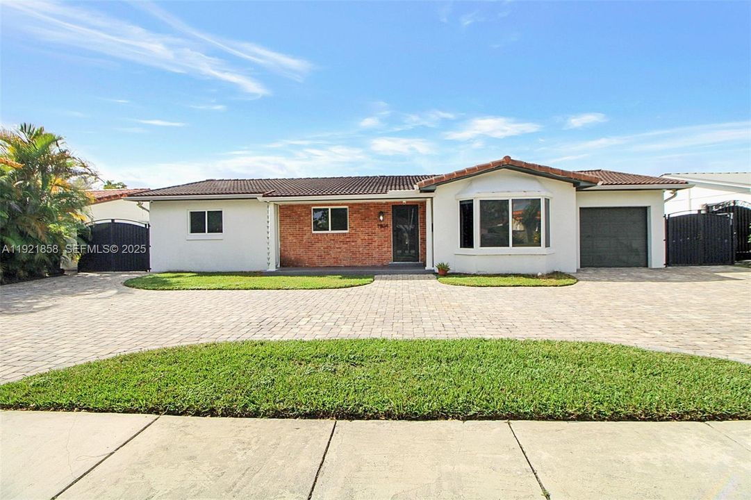 For Rent: $4,400 (4 beds, 2 baths, 2196 Square Feet)