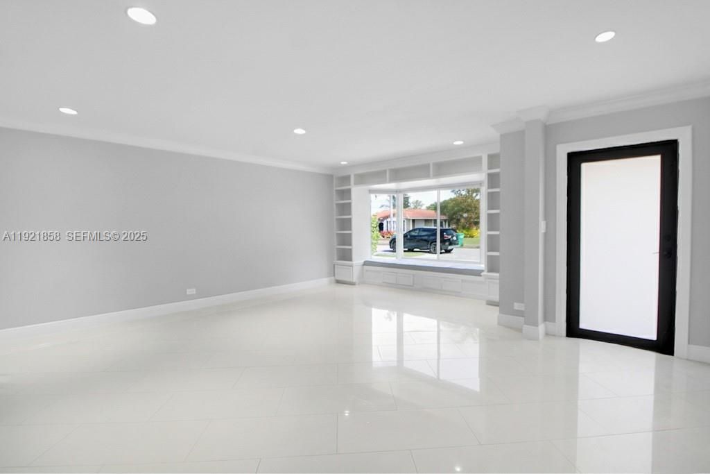 For Rent: $4,400 (4 beds, 2 baths, 2196 Square Feet)